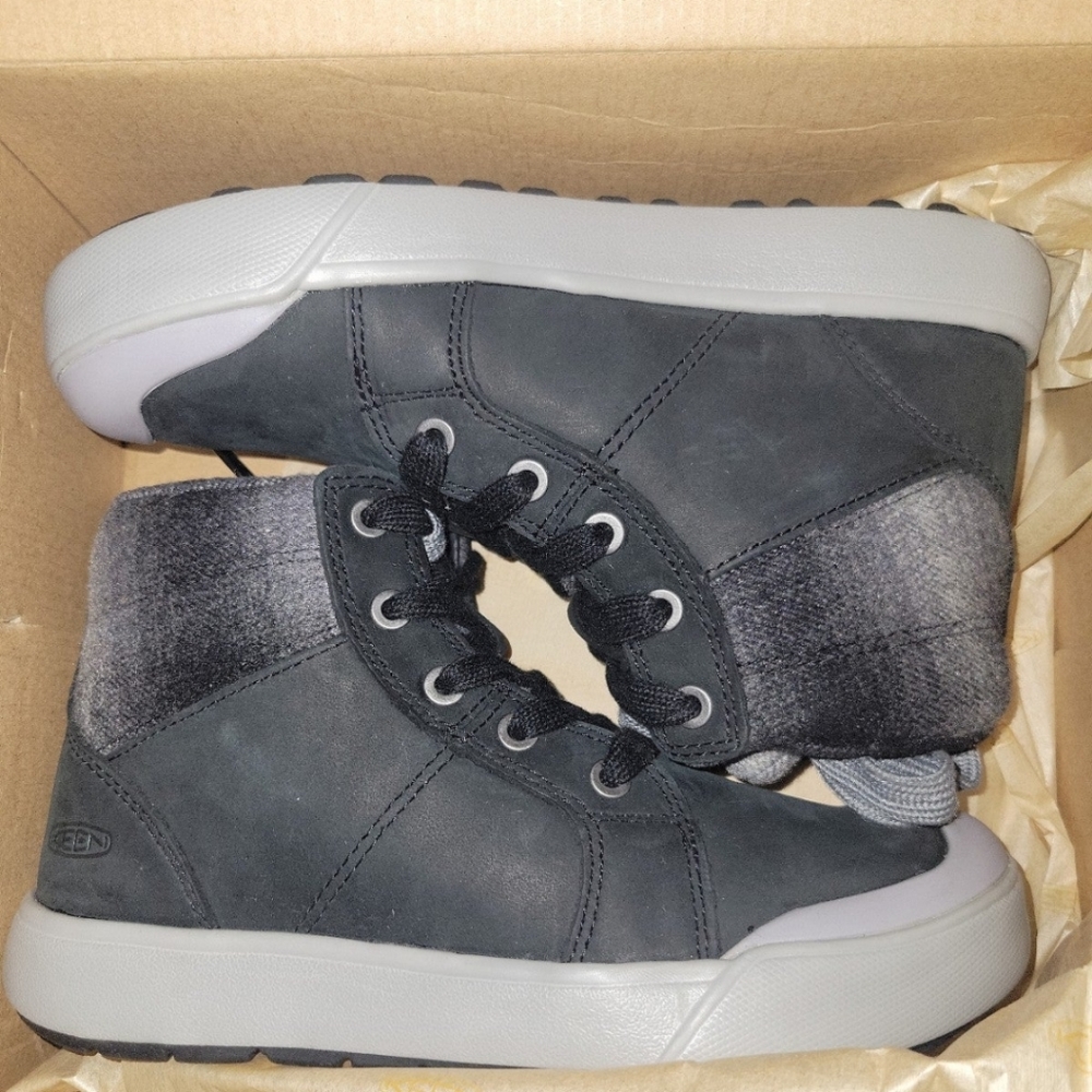Keen  Black Elena  Mid boots size 5